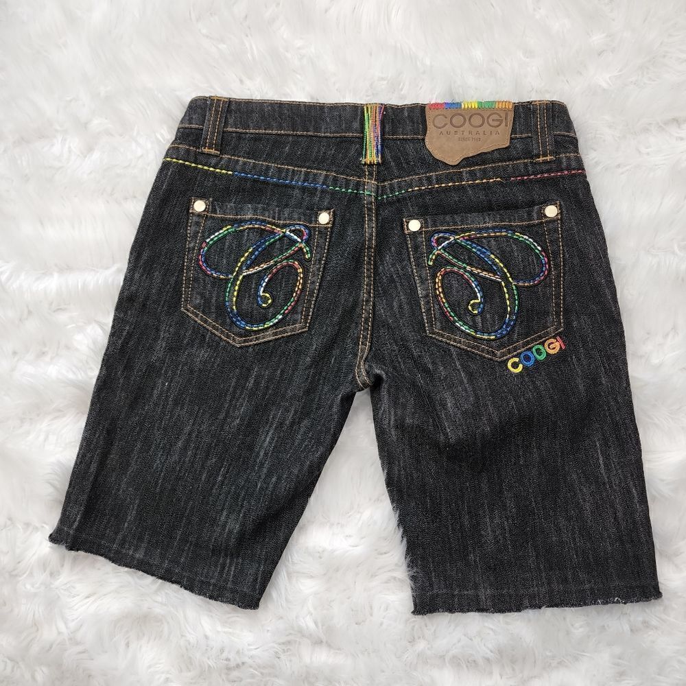 COOGI EMBROIDERED DENIM SHORTS SIZE 7/8 DARK WASH - Picture 5 of 12